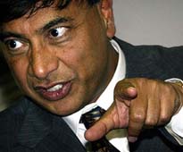 Steel magnate Lakshmi Mittal during a recent news conference in Zenica. Mittal on October 25, greed to buy International Steel Group Inc. for $ 4.5 billion and merge it with his other assets, creating the industry's largest player at a time when steel prices are soaring. 