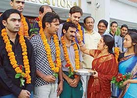 Pakistan badminton players being welcomed at a hotel in Sector 35