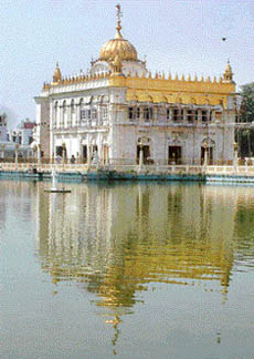 A view of the Durgiana Temple