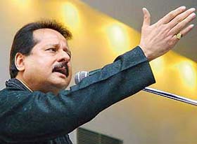 Singer Pankaj Udhas performs at Hotel Mountview in Chandigarh