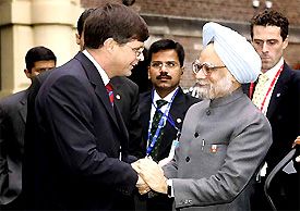 Prime Minister Manmohan Singh shakes hands with his Dutch counterpart Jan Peter Balkenende 