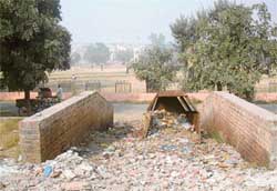A garbage dump near the Gol Bagh playground