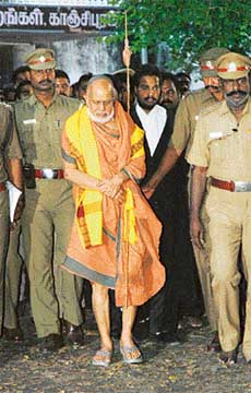 Kanchi Shankaracharya Jayanendra Saraswati, who was arrested in connection with a murder case, is brought from the Vellore prison to the Kanchipuram Judicial Magistrates court on Thursday. 