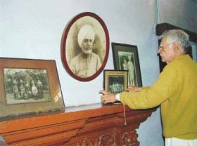 Chatriks son, Prem Kumar, in front