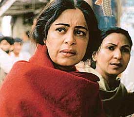 Kiron Kher in Khamosh Pani