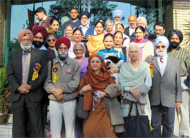 US Sikhs in Ludhiana after visiting various gurdwaras in Pak