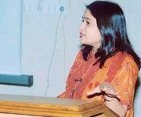 Dr Birinder Kaur Ahuja delivers a lecture on healthy living in Ludhiana