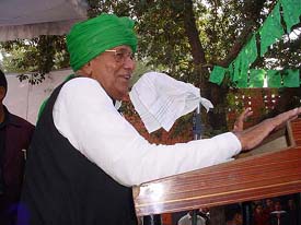 The Haryana Chief Minister, Mr Om Prakash Chautala, addresses a public meeting at Jainabad in Rewari district on Monday