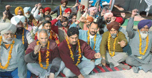 Members of the coordination committee of government and MC employees and workers of UT at Matka Chowk, 