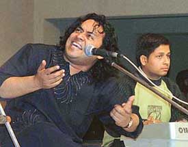 Rafaquat Ali Khan from Pakistan presents a ghazal 
