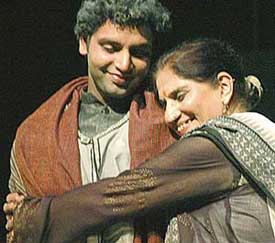 Rani Balbir Kaur enacts a sequence during the presentation of Waqt Ne Kiya Kya Hasin Sitam, a play based on the life of Kaifi Azmi, Tagore Theatre, Chandigarh, on Thursday. 