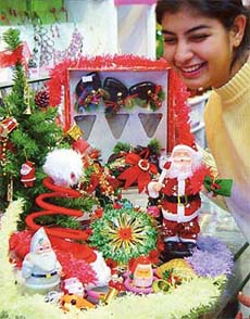 Go in for Santas or other attractive gifts this Christmas