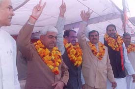 BJP national General Secretary Shiv Raj Singh Chauhan, MP Kishan Singh Sangwan, Prof Ram Bilas Sharma and Mr Om Prakash Maan during a rally at Bamla village in Bhiwani district on Saturday