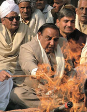 Speaker of Delhi Vidhan Sabha and Congress leader Prem Pal Singh at a havan, 'Kranti Mahayagya', held in protest against the anti-rural policies of the Delhi Government. The havan was organised by the Delhi Gramin Vikas Panchayat at Jantar Mantar in the Capital.