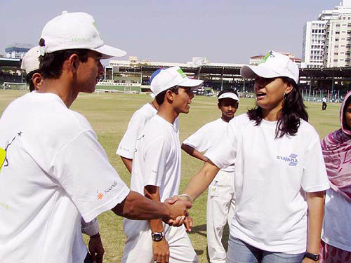 Film actress Nandita Das interacts with Pakistani children who were in Hyderabad as part of an India-Pakistan peace mission and for providing aid to the tsunami affected areas.  PTI