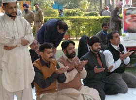 Pak journalists who came here to take part in the Panj Darya media meet held at the Chandigarh Press Club offer Friday prayers in Chandigarh