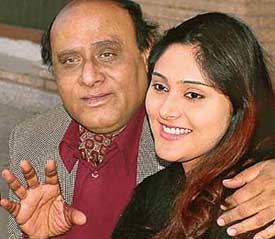 Ghazal singer Raj Kumar Rizvi with daughter Runa Rizvi in Chandigarh 