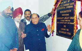 Chaudhary Jagjit Singh, Minister for Local Government, Labour and Employment, Punjab, inaugurates the new burns unit at the GTB Hospital in Ludhiana