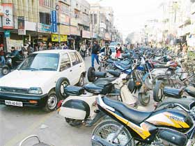 Haphazard parking leads to traffic jams on all major roads in Amritsar