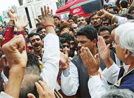 Congress leader Salman Khurshid (right) tries to pacify Youth Congress activists at Chitrakoot in Madhya Pradesh on Monday after being denied entry into the two-day yuva chintan and training camp of the state unit of the party. 