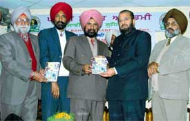 ‘Amar Jindan’, an epic by Surjit Singh Albela on the life and sacrifices of Guru Gobind Singh, being released at Punjabi Bhavan in Ludhiana on Thursday