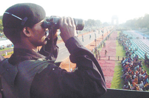 A Black Cat commando keeps vigil during the R-Day full dress rehearsal in the Capital on Sunday.