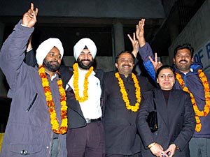Jaskaran Singh, Baljeet Singh, Ashok Chauhan, Amandeep Marwaha and Ajay Pasricha (treasurer) after being elected office-bearers of the lawyers body in Chandigarh on Friday. 