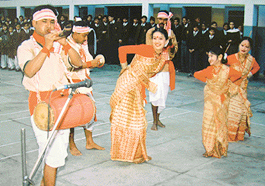 A Bihu performance in progress