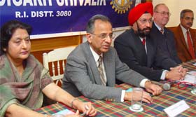 Mr R.K. Saboo, Past President of Rotary International, Dr G.S. Kochhar, former President, Indian Medical Association, Chandigarh chapter, Mr Ray Klinginssnth, Trustee of the Rotary Foundation and Mr. Himesh Sablok, Secretary, Rotary International, addressing mediapersons in Chandigarh