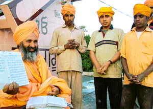 Sant Balbir Singh Seechewal with his followers