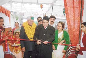 Mr Dhani Ram Shandil, MP from Shimla, inaugurates new rooms of Government Senior Secondary School, Parwanoo