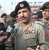 Deputy Director-General of Pakistan Rangers Brig Sakhi Marzan addresses mediapersons at Wagah on Wednesday. 