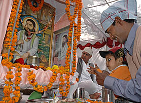 Devotees pay obeisance to Guru Ravidas to mark his 628th birth anniversary at Guru Ravidas Bhavan, Sector 20, in Chandigarh on Thursday.