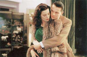 Leonardo DiCaprio and Cate Blanchet in The Aviator