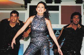 Actress Preeti Jhingiani performing a dance during the announcement of RK Kabel Society Interior Honours