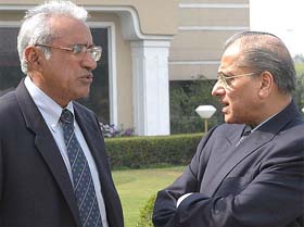 BCCI president Ranbir Singh Mahendra has a word with former chief Jagmohan Dalmiya before a press conference in New Delhi