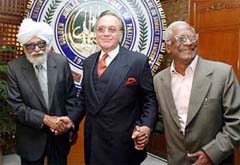 Pakistan Foreign Minister Khursheed Mehmood Kasuri greets CPI leaders Harkishan Singh Surjeet and A.B. Bardhan at the Foreign Ministry in Islamabad