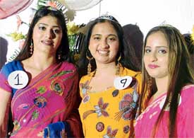 Sheetal Chawla, ‘Miss Farewell’, flanked by the first and the second runners-up during the farewell party for BA III students at Guru Nanak Khalsa College