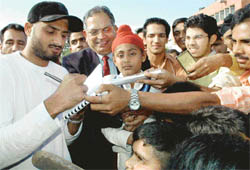 Harbhajan Singh signs autographs for trainees at the DAV College, Sector 10, Chandigarh. 