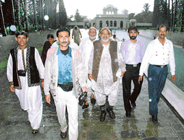 Drizzle notwithstanding, guests from Pakistan enjoy at Yadavindra Gardens, Pinjore, on Thursday evening