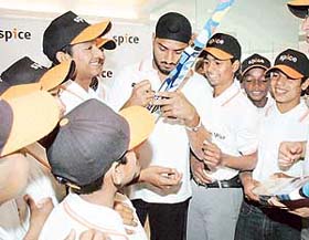 Indian cricket star, Harbhajan Singh with slum children for Theatre Age in Sector 8, Chandigarh