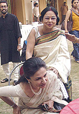 Sharmila Tagore and Madhabi Chatterjee at the release of the book Visions of Ray