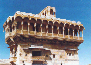 The six-storeyed Salim Singh ki haveli