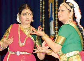 Shobha Koser and Suchitra Mitra perform Kathak-Bharatnatyam jugalbandi at the All-India Bhaskar Rao Nritya and Sangeet Sammelan, Tagore Theatre in Sector 18, Chandigarh
