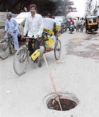 An open manhole on the GT road awaits a tragedy to happen in Ludhiana