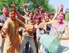 Besides the unabashed merry-making, frequent shows of martial skills with mock battles and display of swordsmanship and horse riding are common during Hola.