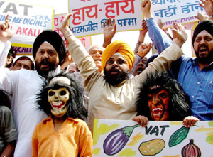 Activists of the National Akali Dal protesting against the proposed implementation of  VAT at Jantar Mantar in the Capital on Sunday