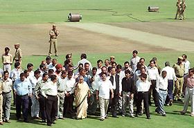 Delhi Chief Minister Sheila Dikshit, Rajya Sabha MP Rajeev Shukla, cricketer Chetan Chauhan and BJP leader Arun Jaitley during an official inspection of the Ferozeshah Kotla Ground in the Capital on Monday