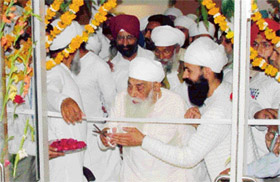 Baba Jagjit Singh, head of the Naamdhari Sect, inaugurates OPD of Apollo hospital in Ludhiana on Monday. 