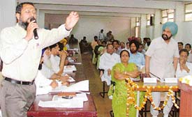Leader of opposition in Municipal Corporation Parvin Bansal makes a point during the General House in Ludhiana on Tuesday